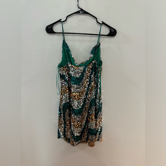 NWT LG Lizzie’s Boutique Green Pattern Sequin Dress - Picture 4 of 10